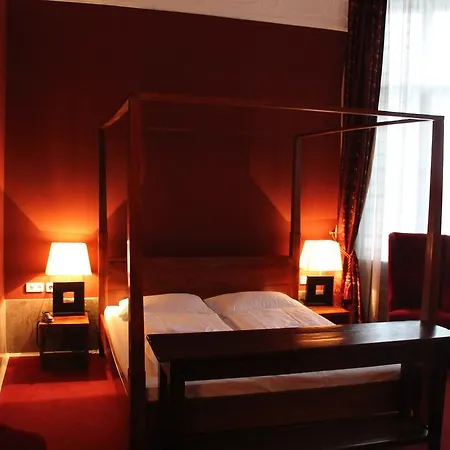 Hotel Am Adenauerplatz Берлин
